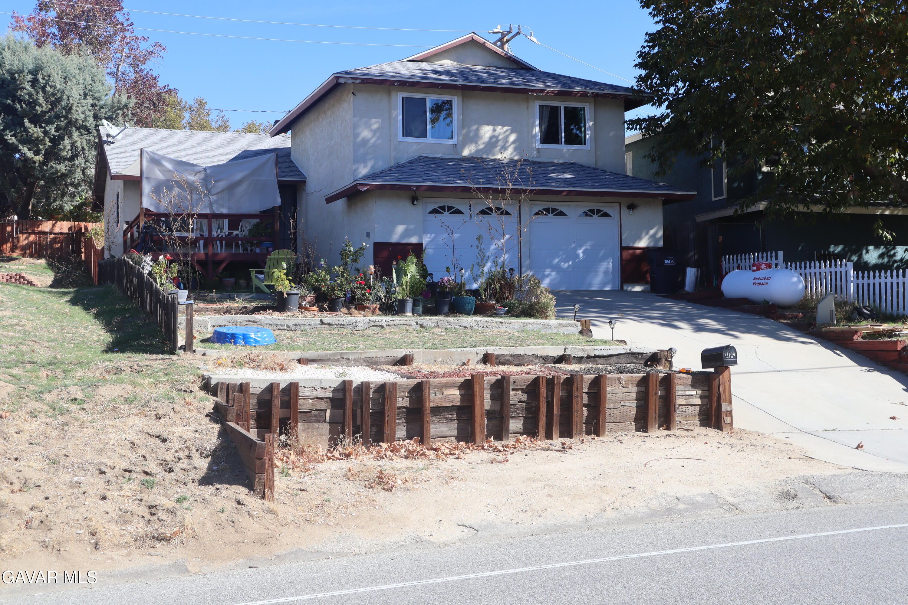 14955 Elizabeth Lake Road Lake Hughes, CA 93532 - Photo 3 of 17 a view of a chairs and tables in the patio