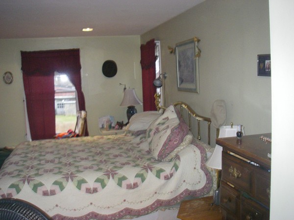 1638 Stafford Road Fall River, MA 02721 - Photo 13 of 16 Gallery Image 13