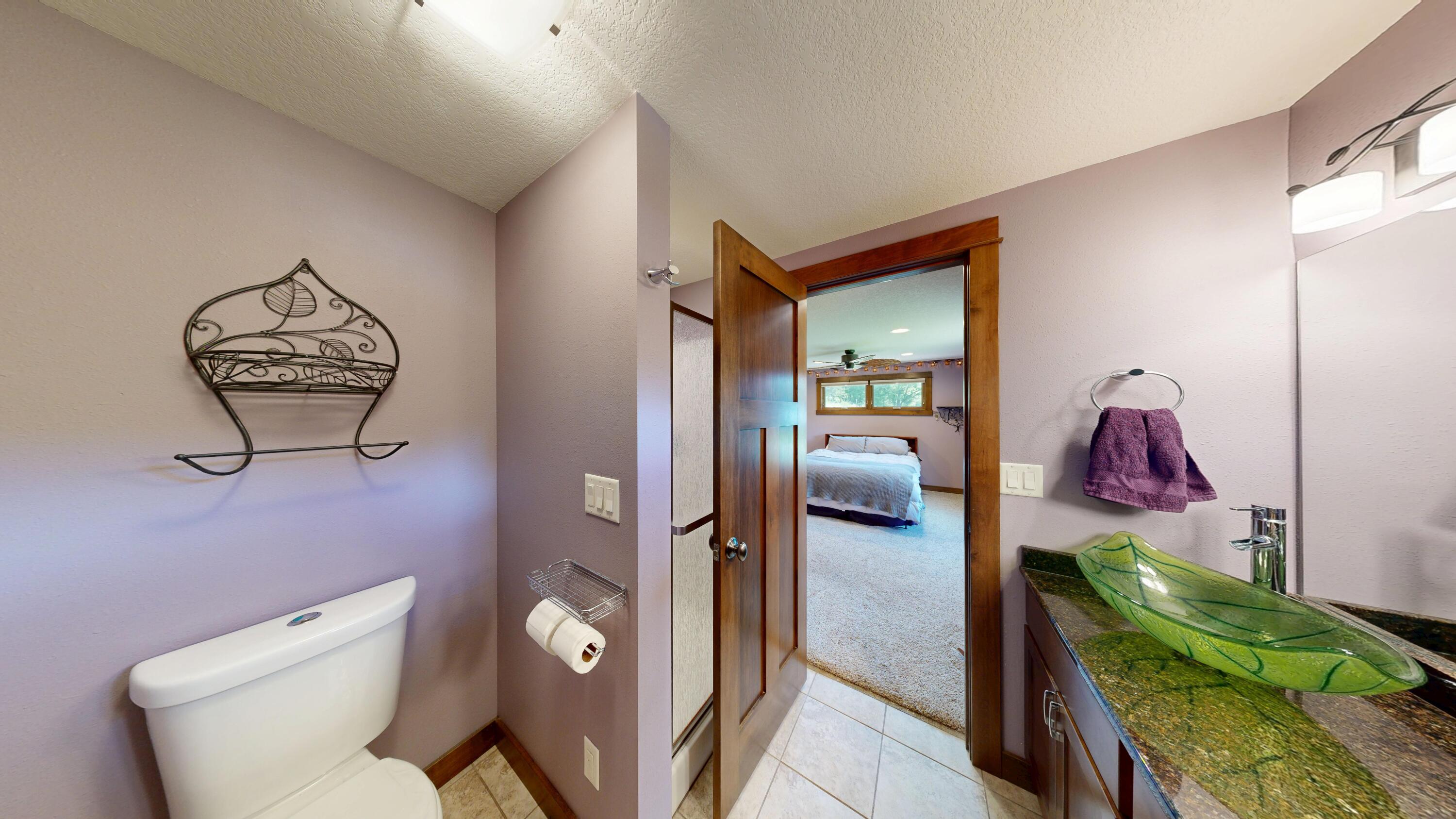 580 Skunk Hollow Road La Crescent, MN 55947 - Photo 35 of 83 Bathroom