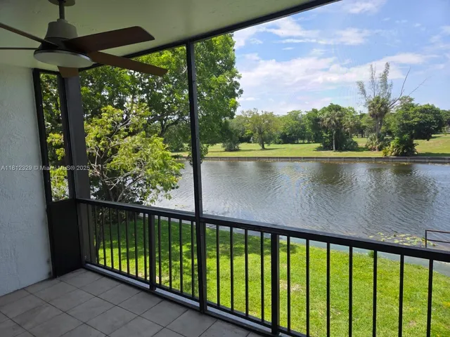 $1,800 | 3750 Inverrary Drive, Unit 2B, Lauderhill, FL 33319