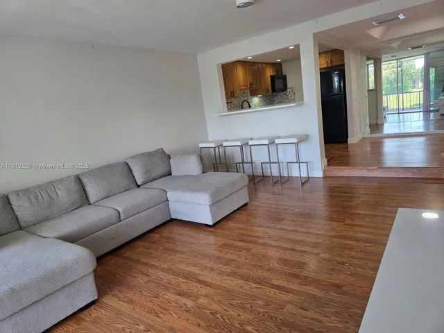 $1,800 | 3750 Inverrary Drive, Unit 2B, Lauderhill, FL 33319