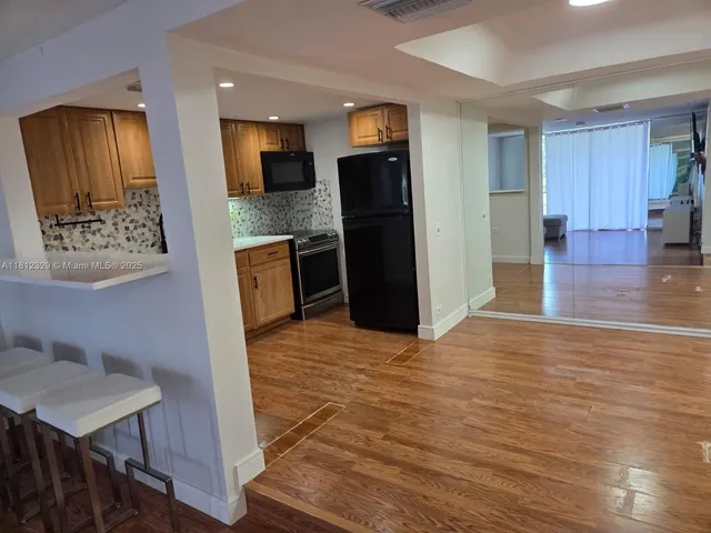 $1,800 | 3750 Inverrary Drive, Unit 2B, Lauderhill, FL 33319