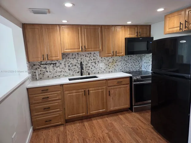 $1,800 | 3750 Inverrary Drive, Unit 2B, Lauderhill, FL 33319