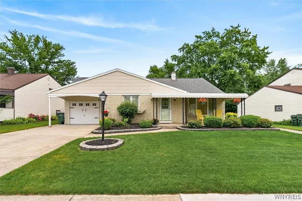$250,000 | 114 Chateau Court, Depew, NY 14043