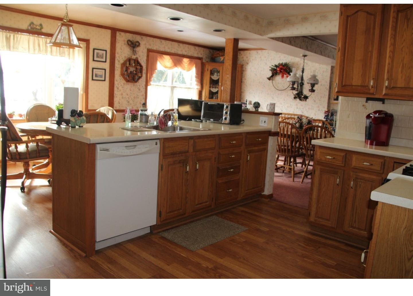 287 Kent Road Warminster, PA 18974 - Photo 4 of 13 Kitchen