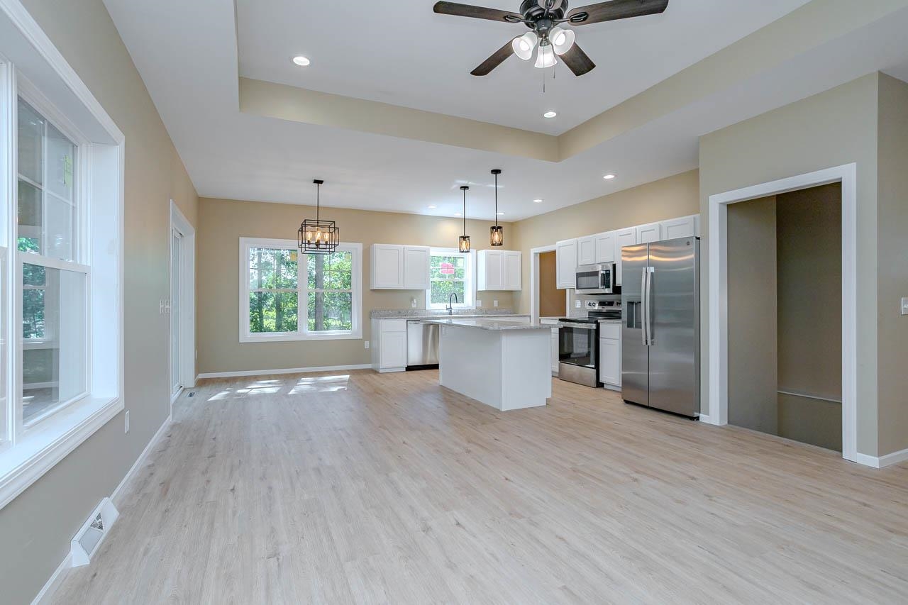 2808 Barclay Way Schofield, WI 54476 - Photo 5 of 60