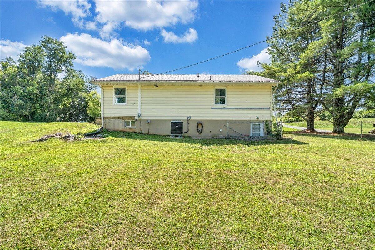 777 Switchback Road Christiansburg, VA 24073 - Photo 20 of 27 26-MIB08694