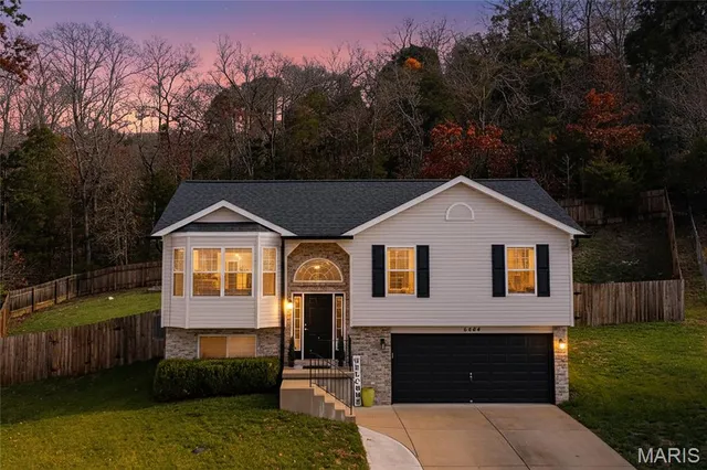$300,000 | 6404 Glenstone Drive, Imperial, MO 63052