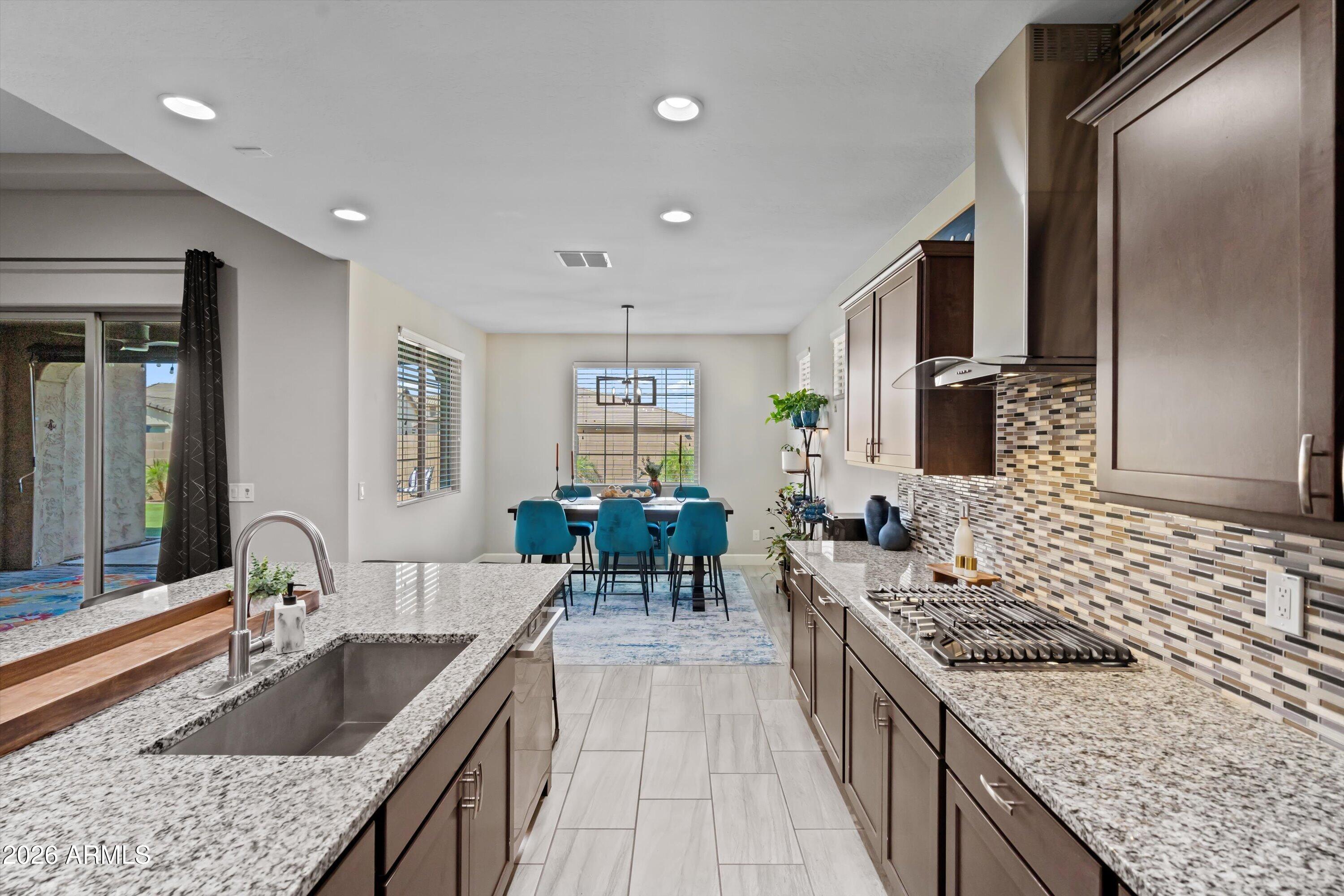 18289 West Raven Road Goodyear, AZ 85338 - Photo 18 of 92