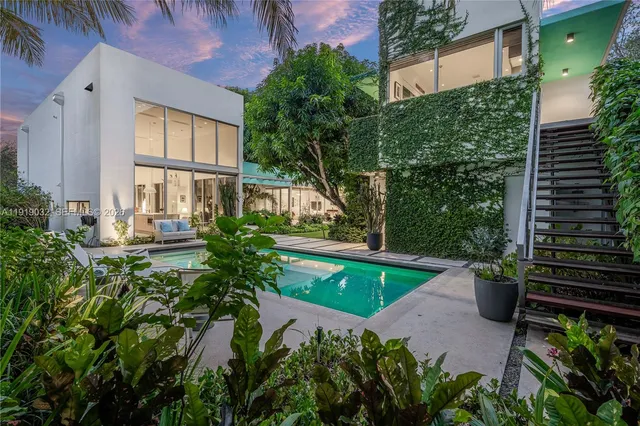 $4,500,000 | 6495 Southwest 85th Street, Miami, FL 33143