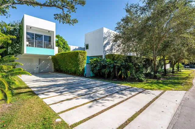 $4,500,000 | 6495 Southwest 85th Street, Miami, FL 33143