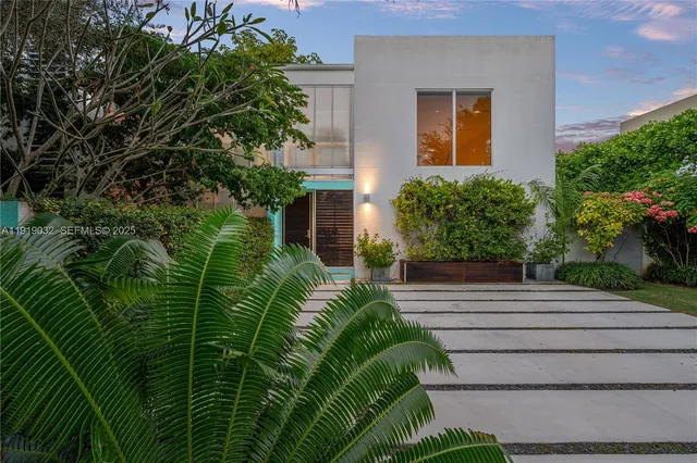 $4,500,000 | 6495 Southwest 85th Street, Miami, FL 33143