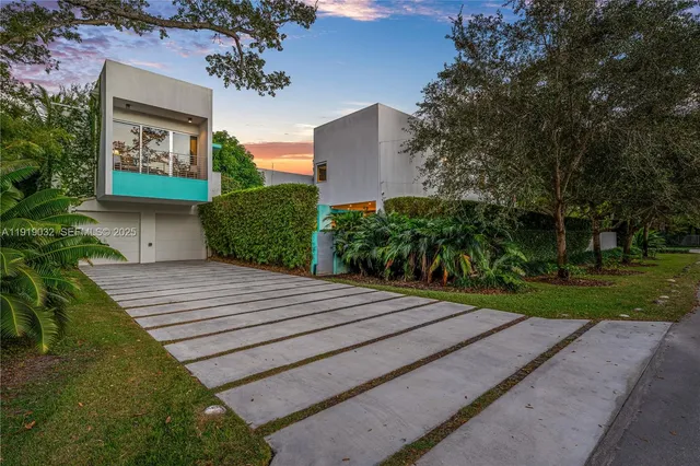 $4,500,000 | 6495 Southwest 85th Street, Miami, FL 33143