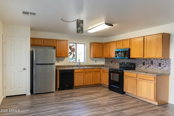 $1,765 | 2234 West Central Avenue, Coolidge, AZ 85128