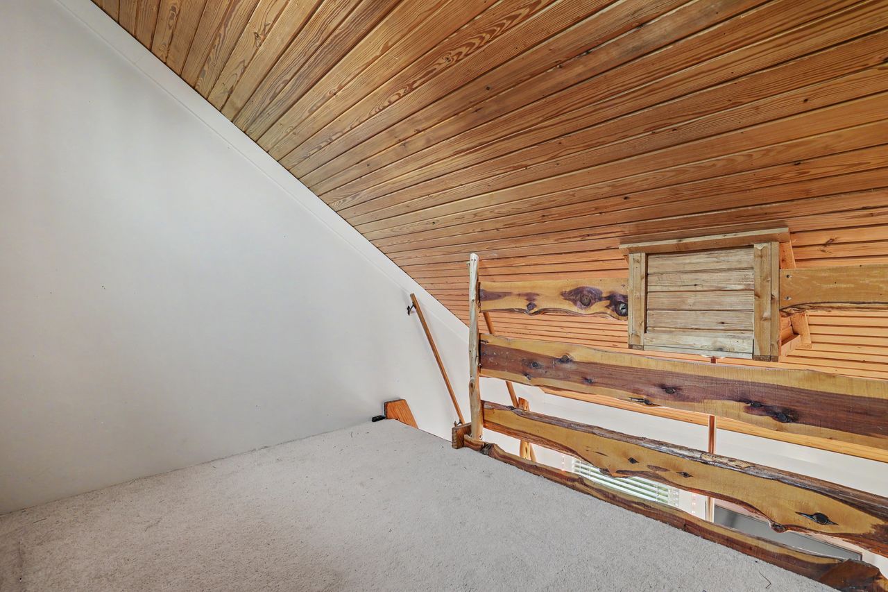 6903 Ardath Street Austin, TX 78757 - Photo 32 of 40 Loft!