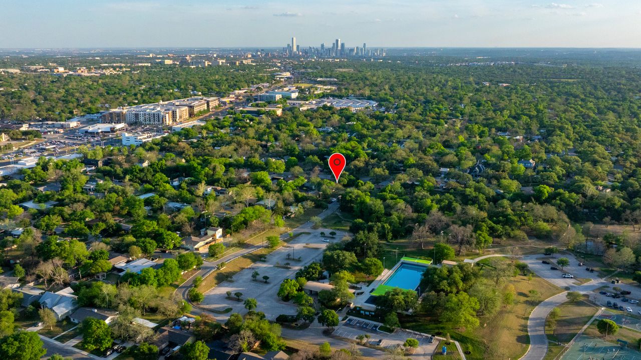6903 Ardath Street Austin, TX 78757 - Photo 5 of 40 Aerial view of property and surrounding area