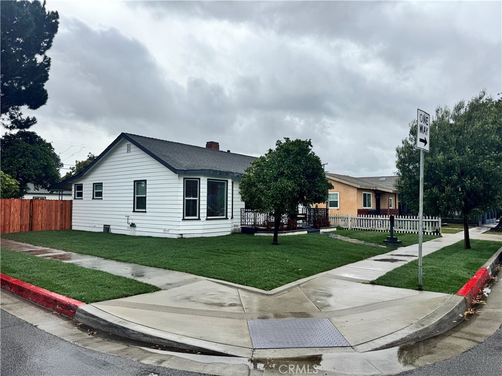 6556 San Vincente Street Paramount, CA 90723 - Photo 1 of 38