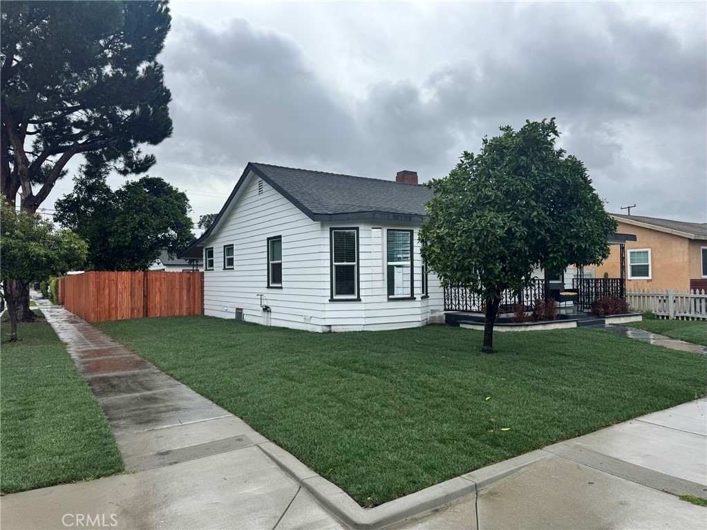 6556 San Vincente Street Paramount, CA 90723 - Photo 2 of 38