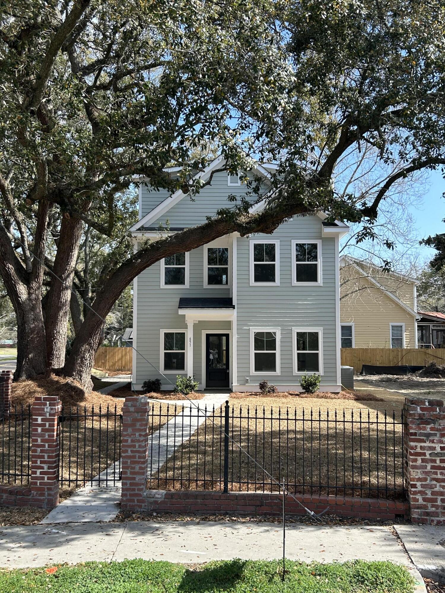 651 Magnolia Road Charleston, SC 29407 - Photo 2 of 34 IMG_7119