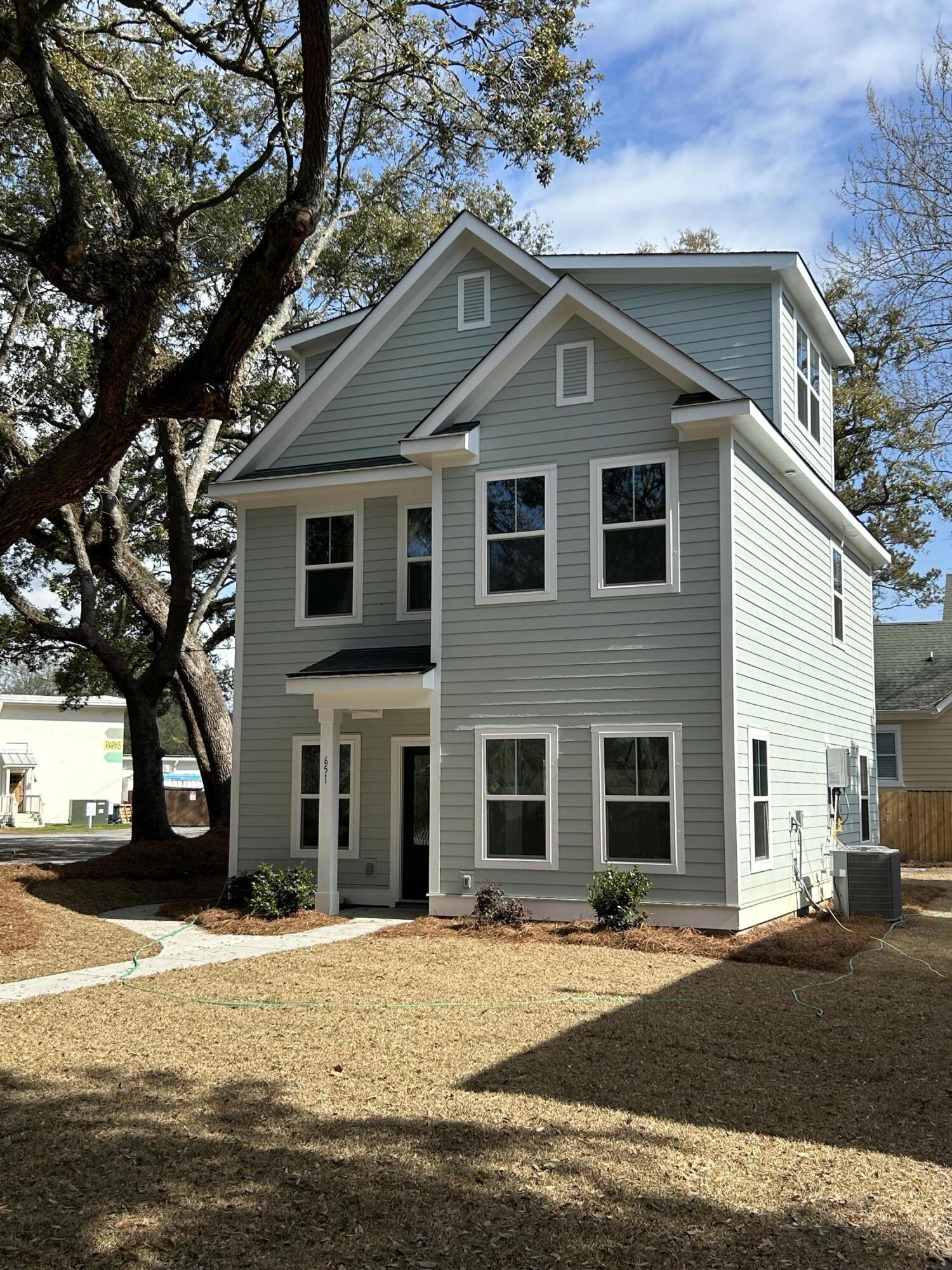 651 Magnolia Road Charleston, SC 29407 - Photo 3 of 34 IMG_7118