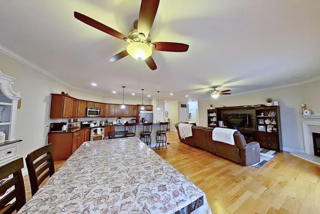 a view of a living room and a kitchen