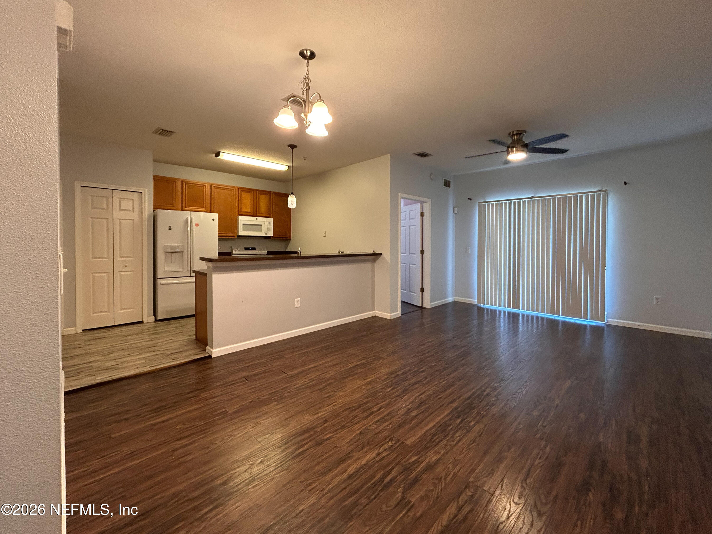 8215 Green Parrot Road, Unit 103 Jacksonville, FL 32256 - Photo 4 of 28 IMG_6952