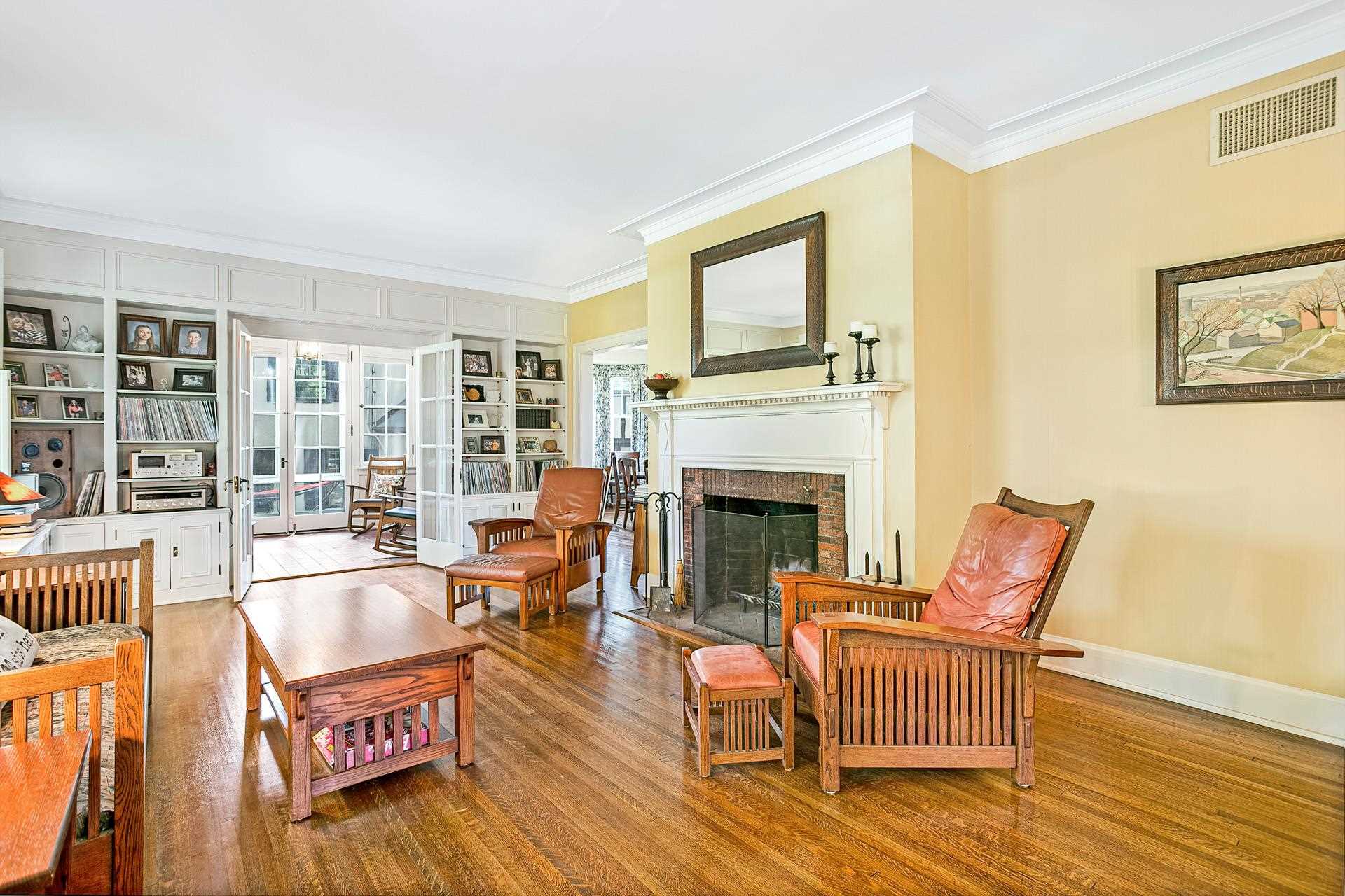 118 Forest Road Davenport, IA 52803 - Photo 8 of 40 Gallery Image 8