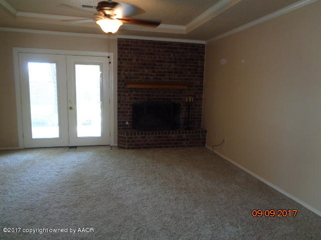 4603 Oleta Drive Amarillo, TX 79110 - Photo 3 of 20 living room