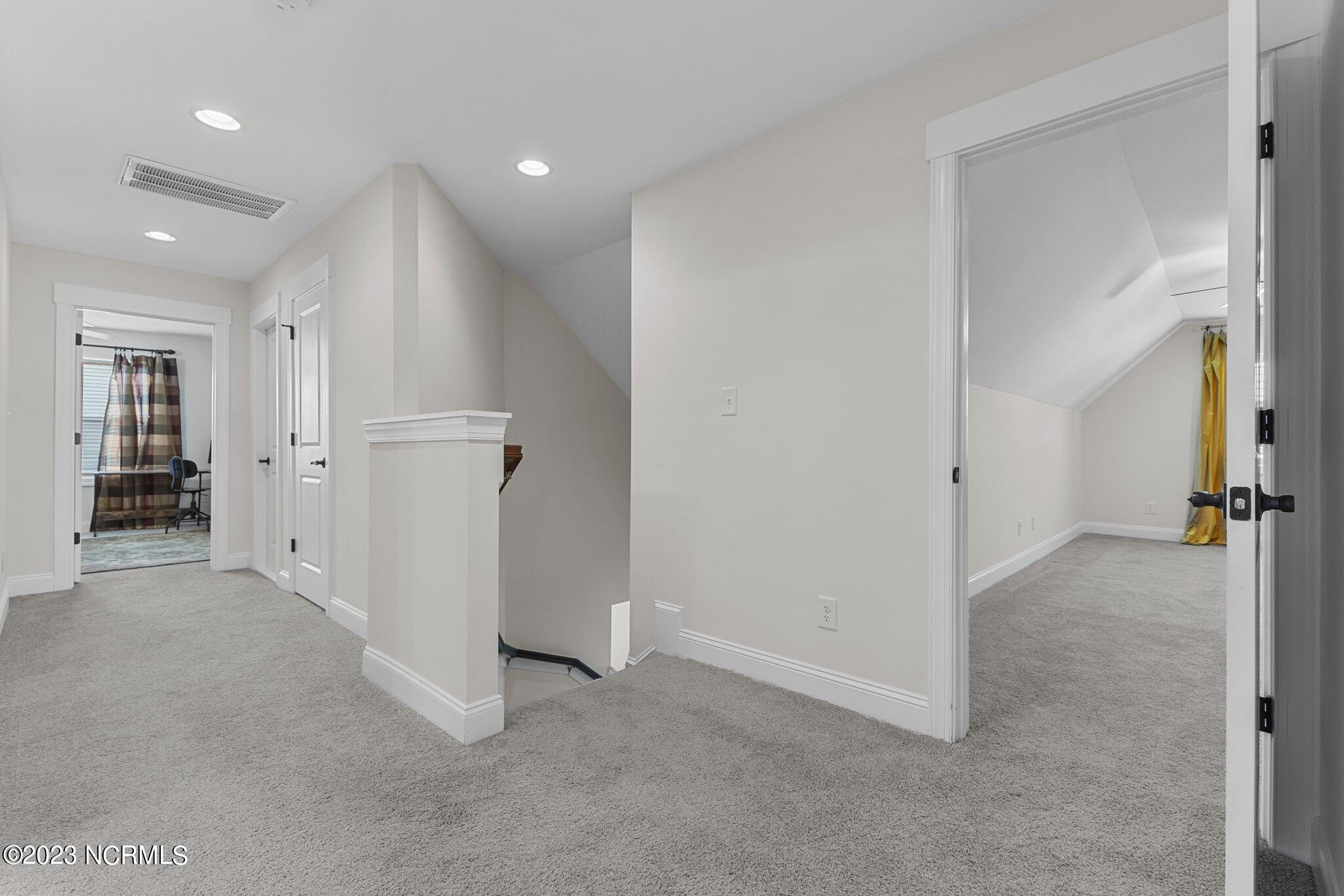 521 Abbey Road Carthage, NC 28327 - Photo 27 of 44 Upstairs Landing