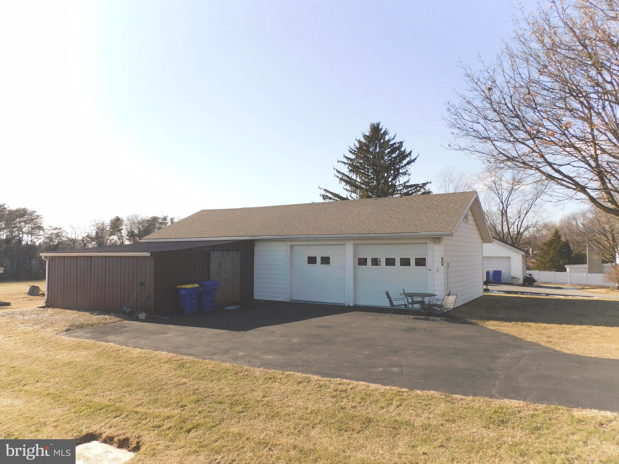 464 Wolfs Bridge Road Carlisle, PA 17013 - Photo 4 of 18