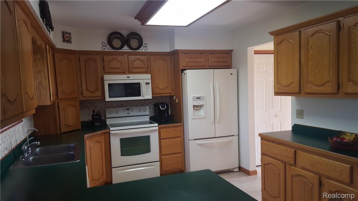 8300 Winn Road Yale, MI 48097 - Photo 9 of 48 20180516_181141.jpg