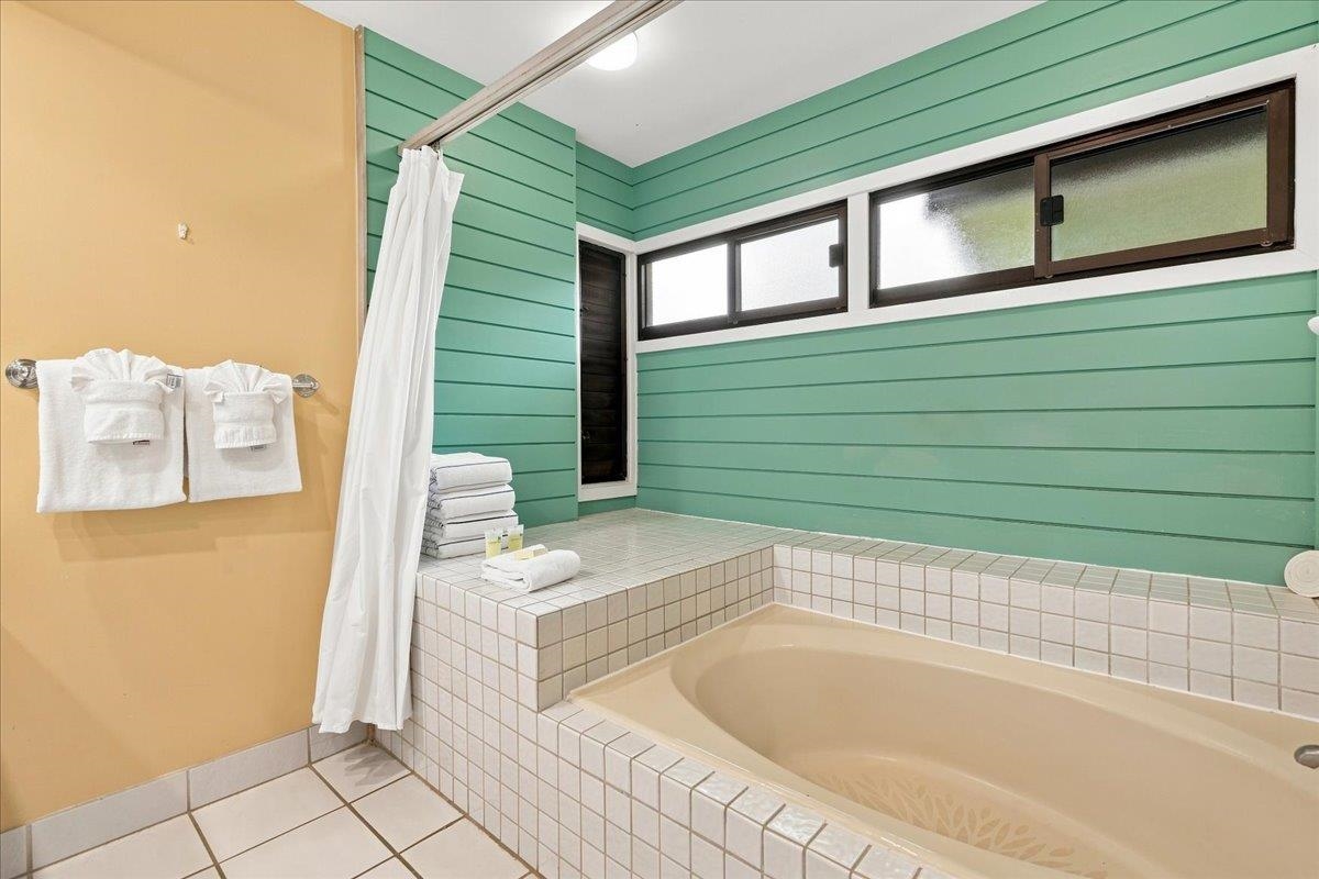 100 Ridge Road, Unit 2215 Lahaina, HI 96761 - Photo 30 of 47 Gallery Image 30