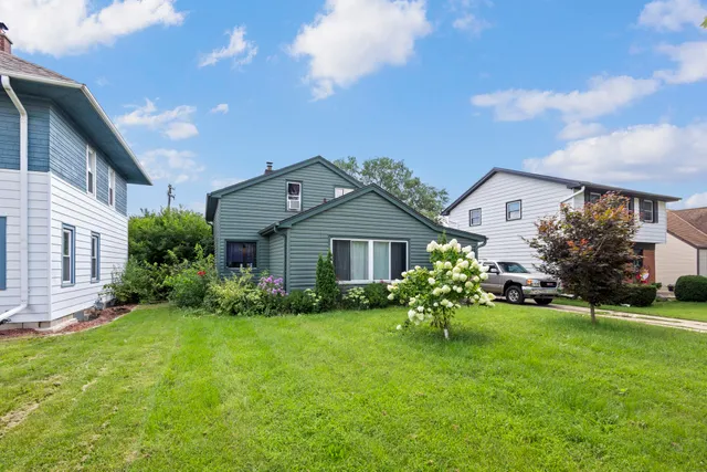 $275,000 | 824 South 109th Street, West Allis, WI 53214