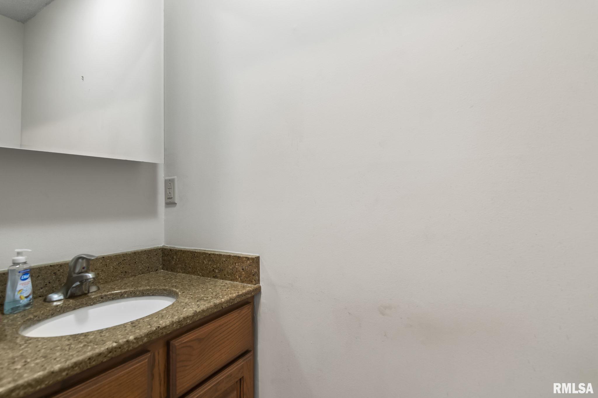 2300 Winnebago Drive Springfield, IL 62702 - Photo 35 of 45