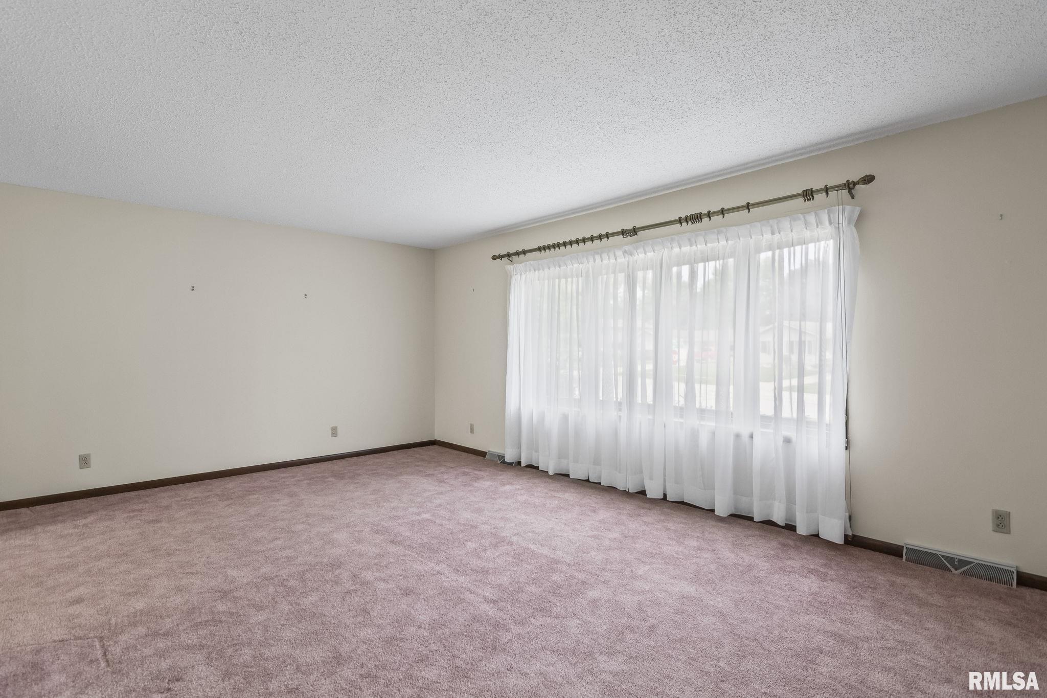2300 Winnebago Drive Springfield, IL 62702 - Photo 8 of 45