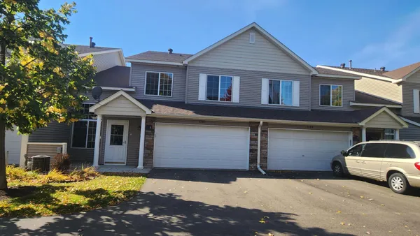 $1,800 | 5187 207th Street North, Forest Lake, MN 55025