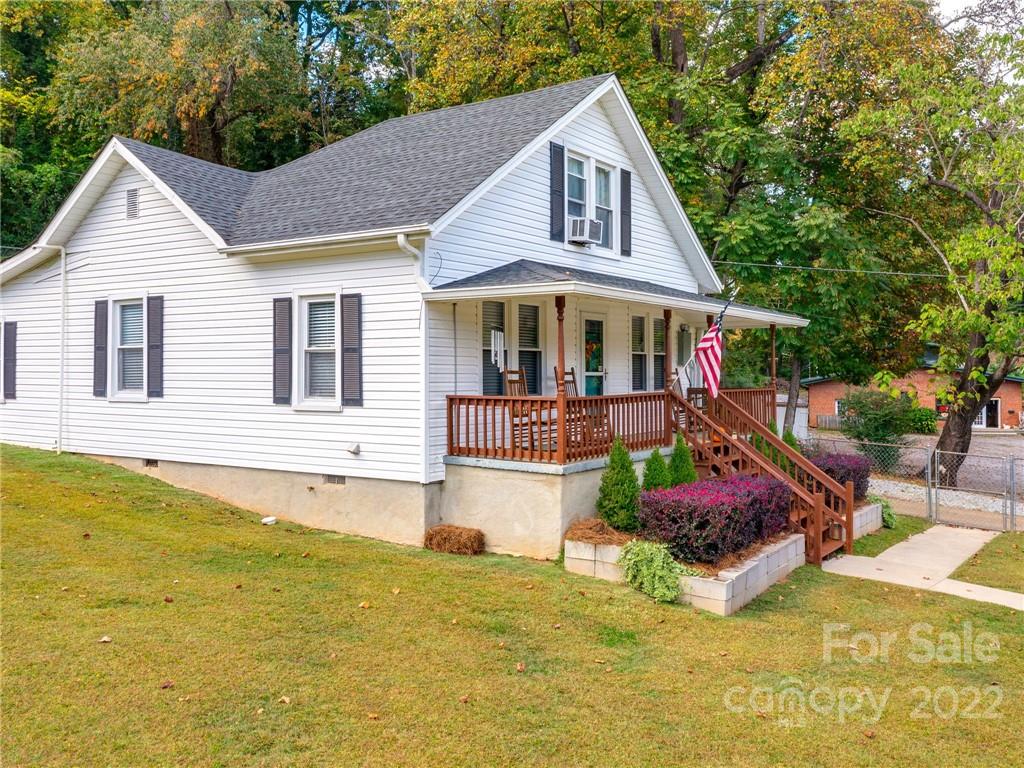 671 North Trade Street Tryon, NC 28782 - Photo 3 of 34 Gallery Image 3