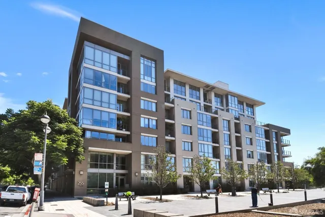 $5,850 | 255 Berry Street, Unit 703, San Francisco, CA 94158