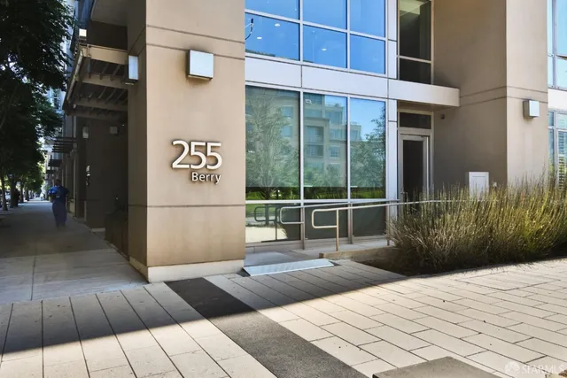 $5,850 | 255 Berry Street, Unit 703, San Francisco, CA 94158