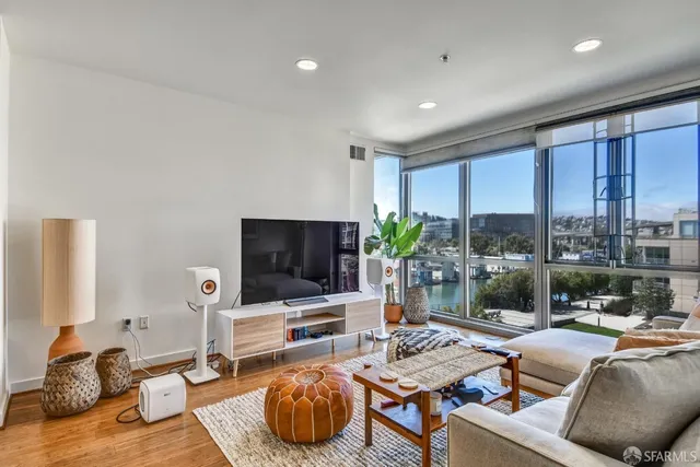 $5,850 | 255 Berry Street, Unit 703, San Francisco, CA 94158