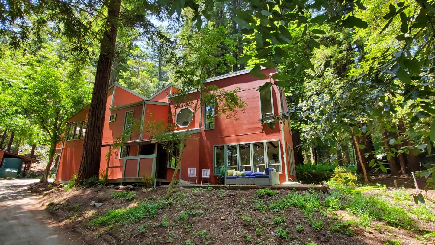 22540 Echo Drive Los Gatos, CA 95033 - Photo 2 of 41 a view of a cafe with sitting area