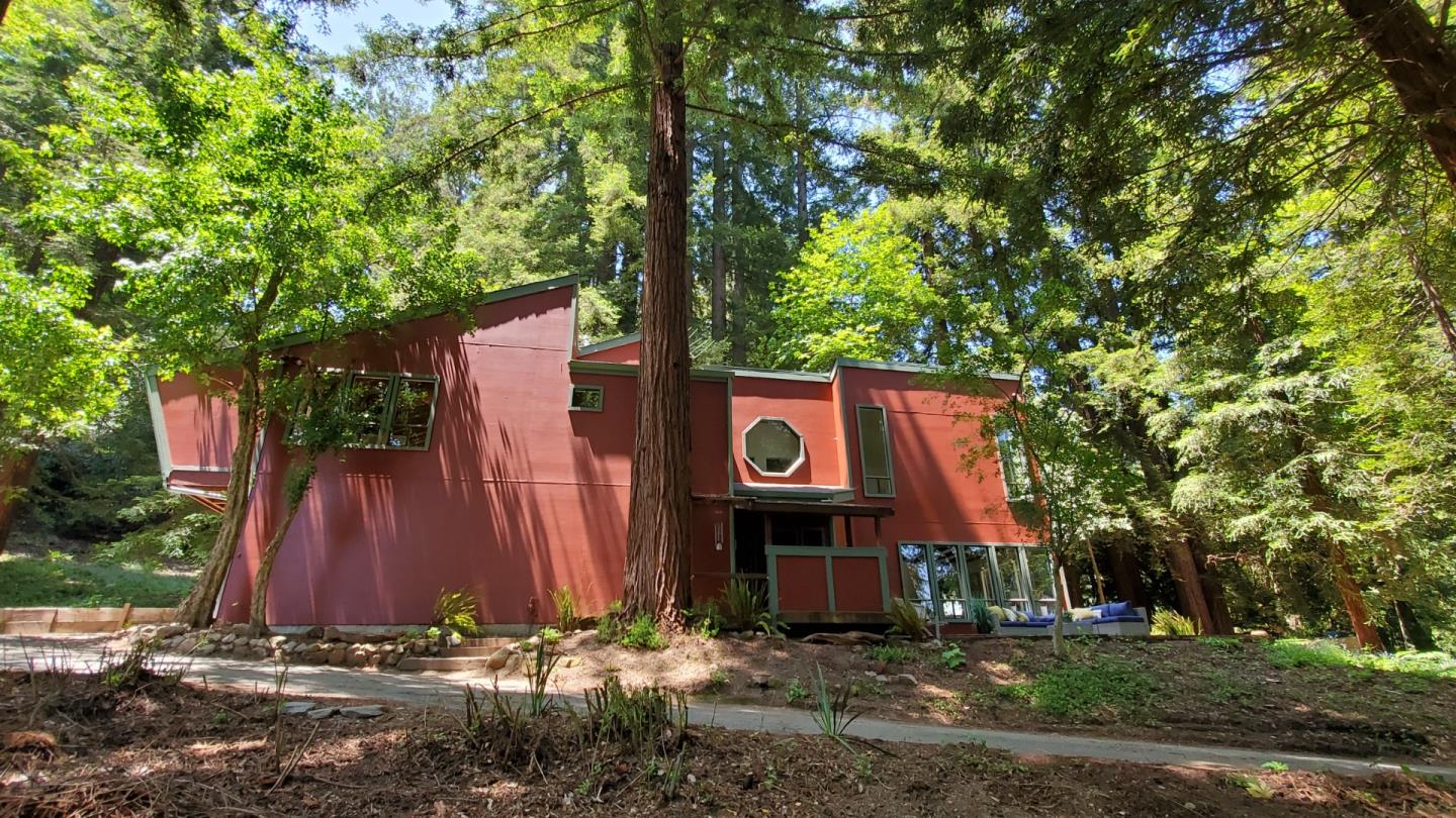 22540 Echo Drive Los Gatos, CA 95033 - Photo 3 of 41 a sign that is sitting in front of a house