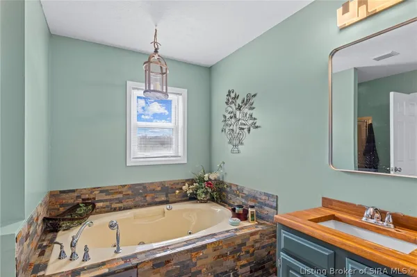 $594,900 | 4435 Fosskuhl Road, Floyds Knobs, IN 47119