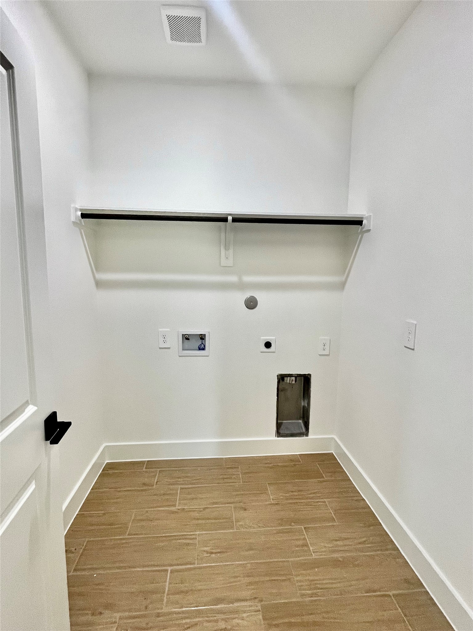 5710 Delmack Street, Unit A Houston, TX 77032 - Photo 21 of 23 Laundry Room