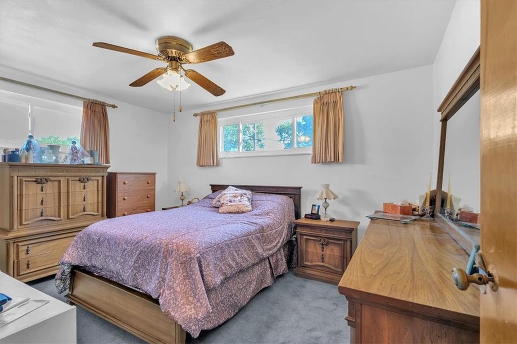 1602 Hollyrood Road Pittsburgh, PA 15227 - Photo 14 of 41 Gallery Image 14