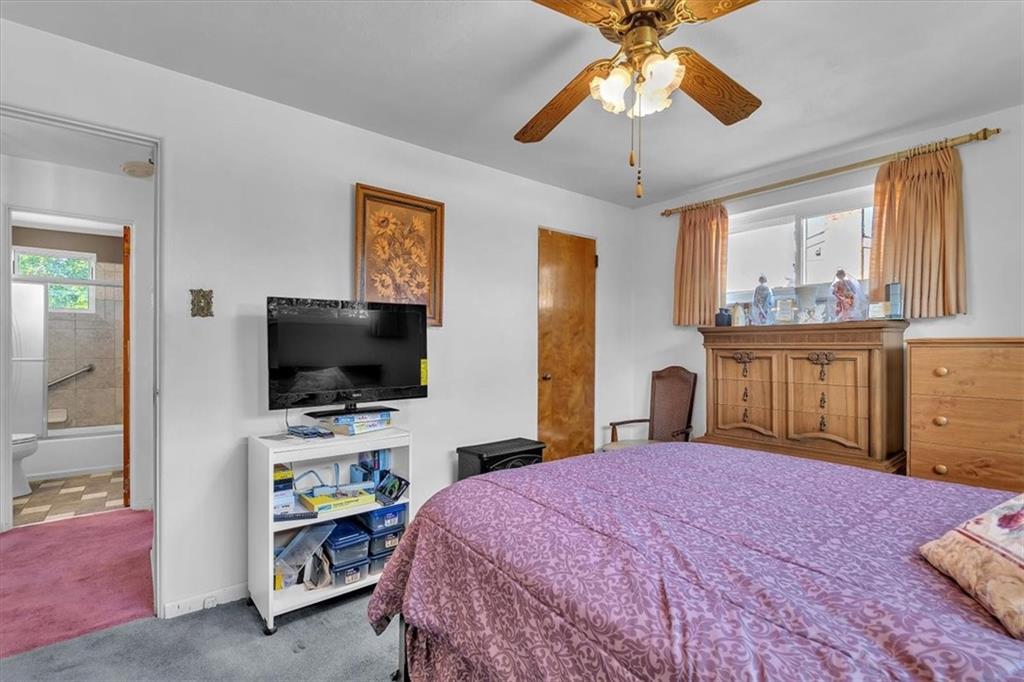 1602 Hollyrood Road Pittsburgh, PA 15227 - Photo 16 of 41 Gallery Image 16
