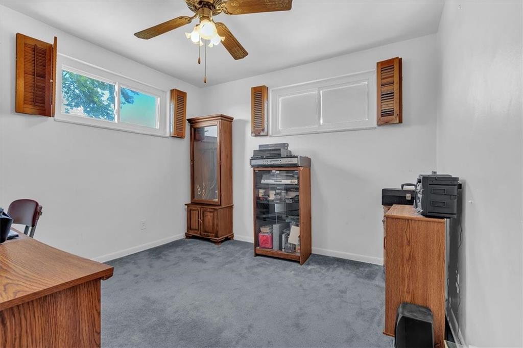 1602 Hollyrood Road Pittsburgh, PA 15227 - Photo 17 of 41 Gallery Image 17