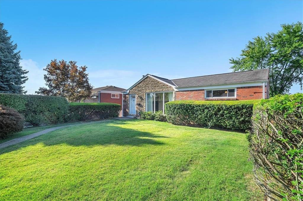 1602 Hollyrood Road Pittsburgh, PA 15227 - Photo 2 of 41 Gallery Image 2