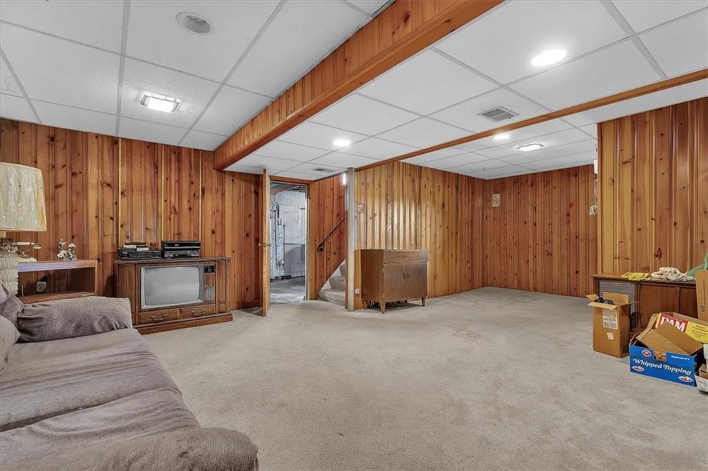 1602 Hollyrood Road Pittsburgh, PA 15227 - Photo 26 of 41 Gallery Image 26