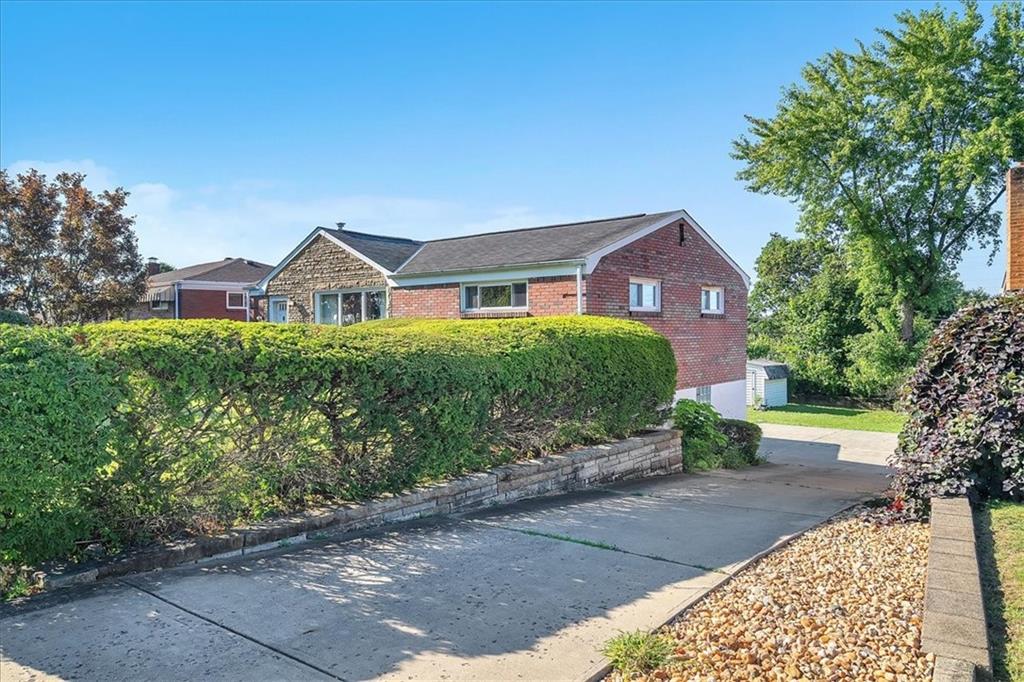 1602 Hollyrood Road Pittsburgh, PA 15227 - Photo 31 of 41 Gallery Image 31